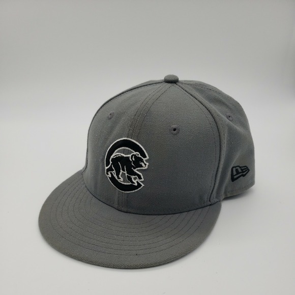 New Era Other - Chicago Cubs New Era gray Silver Stitched Logo 59fifty Size 6 5/8 Great Conditio